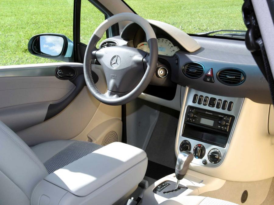 Mercedes-Benz A-Class F-Cell Concept 2000 года  (фото 14 из 15)